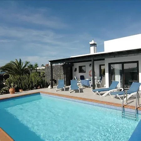 Villa Playa Blanca Sleeps 5 With Pool And Wifi *