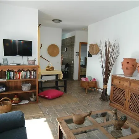 Playa Blanca Sleeps 5 With Pool And Wifi Villa