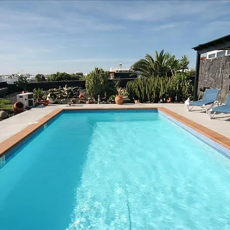Playa Blanca Sleeps 5 With Pool And Wifi Villa Playa Blanca (Lanzarote)